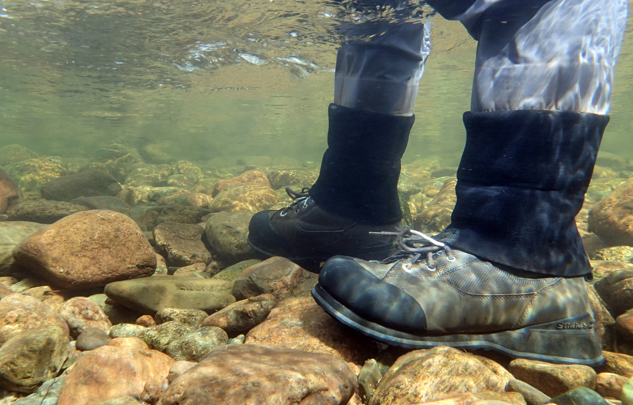 felt-vs-rubber-wading-boots.webp