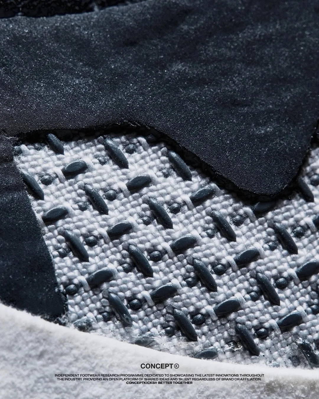 Demon Carbon&agrave;z :: A Study in Italian Utility

A study in Italian outdoor engineering, filtered through @alberto___deon&rsquo;s meticulous re-interpretation of heritage performance language. @demon____official&rsquo;s Carbon&aacute;z silhouette