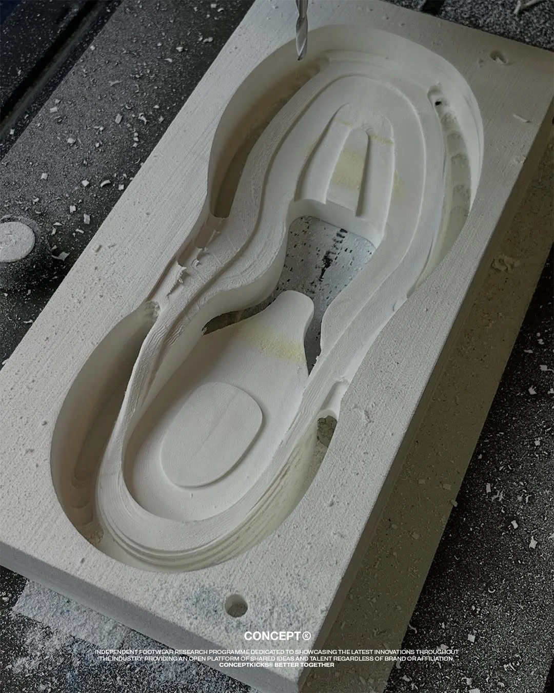 Sole Architecture :: Constructing Omnispeed

CEP enters running with the Omnispeed, built around the BowTech&trade; kinetic plate - a chassis designed to guide natural foot mechanics and improve propulsion. Dual-density foam, a lightweight upper and 