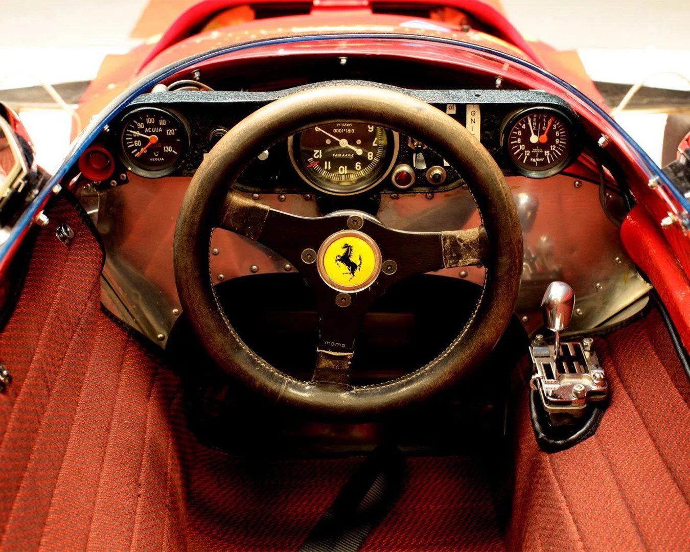 Ferrari_Cockpit.jpg