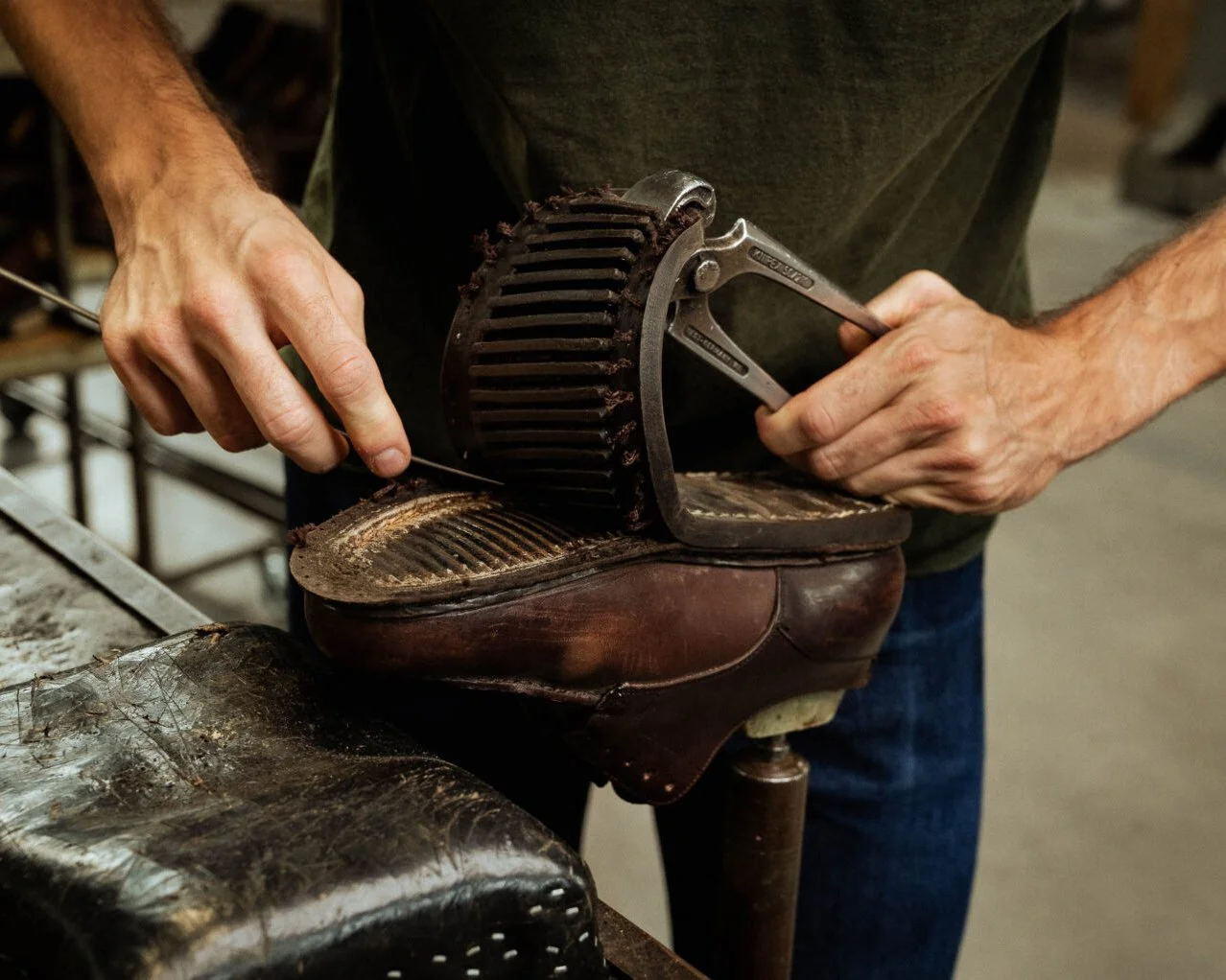 reparation-chaussure-38-1536x1022.jpg