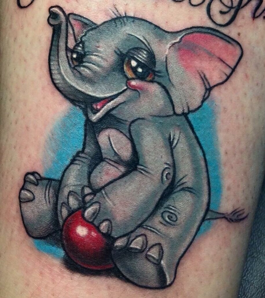 Look at this wittle guy with his wittle ball 🥹 by @sugarbeanzyo 
.
.
.
#colortattoo #animaltattoo #cutetattoo #elephanttattoo #cttattoos #cttattooartist