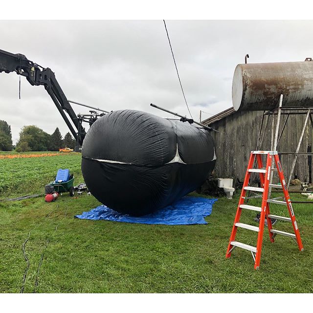#chinasilk on the bottom half of our air filled #Balloonlight Tube on a new #tvseries #leveluplighting carries a wide variety of gel fabrics, netting and more to meet your lighting requirements! The ambiance light produced here is so good! .
.
.
#fil