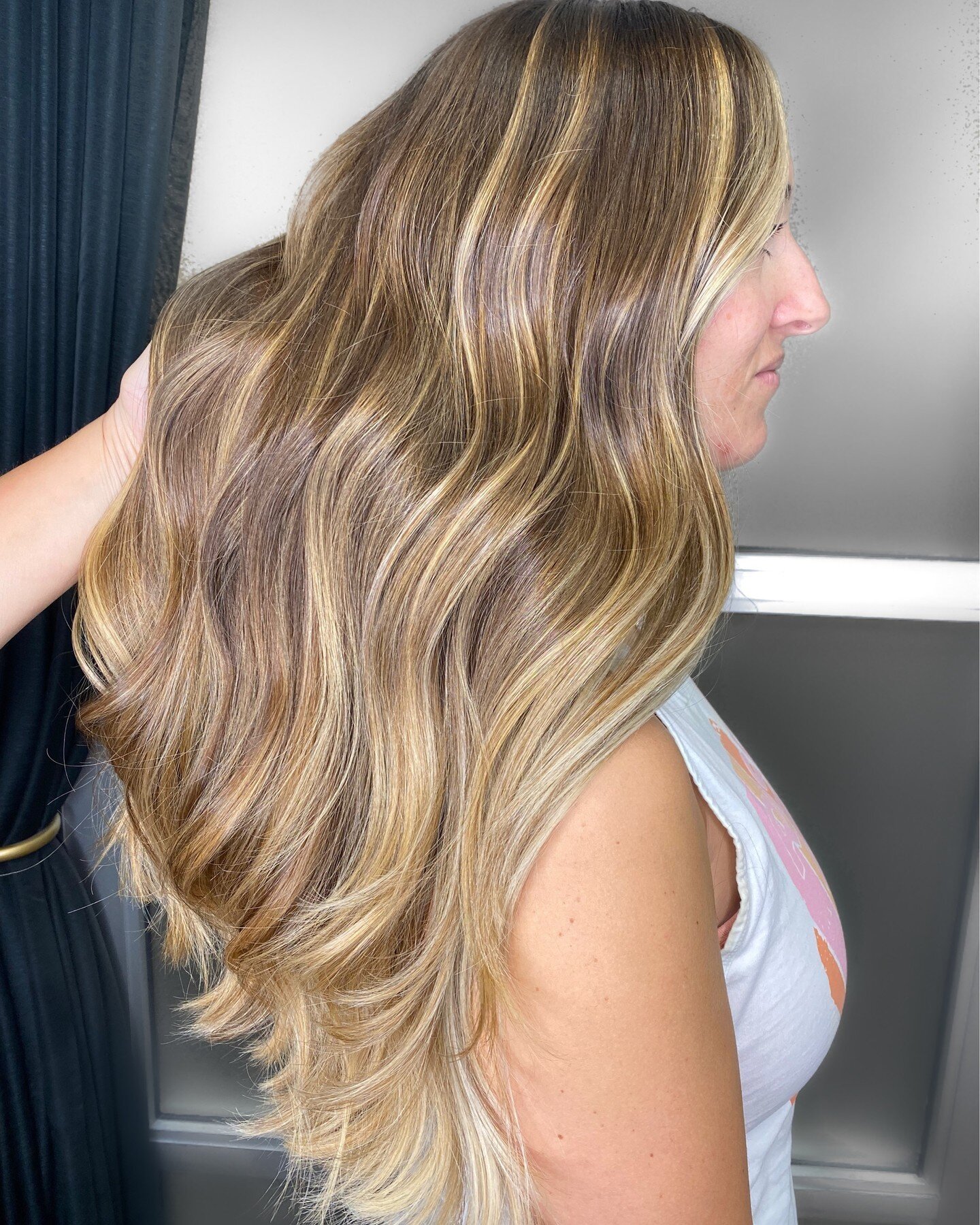 ✨K E L L I E ✨ ribbons and depth! #HairByAmanduhh @ havensalonny &bull;⠀
⠀
&bull;⠀
⠀
&bull;⠀
⠀
&bull;⠀
#balayage #blondebalayage #nyhair #nyhairdreser

ˈhāvən