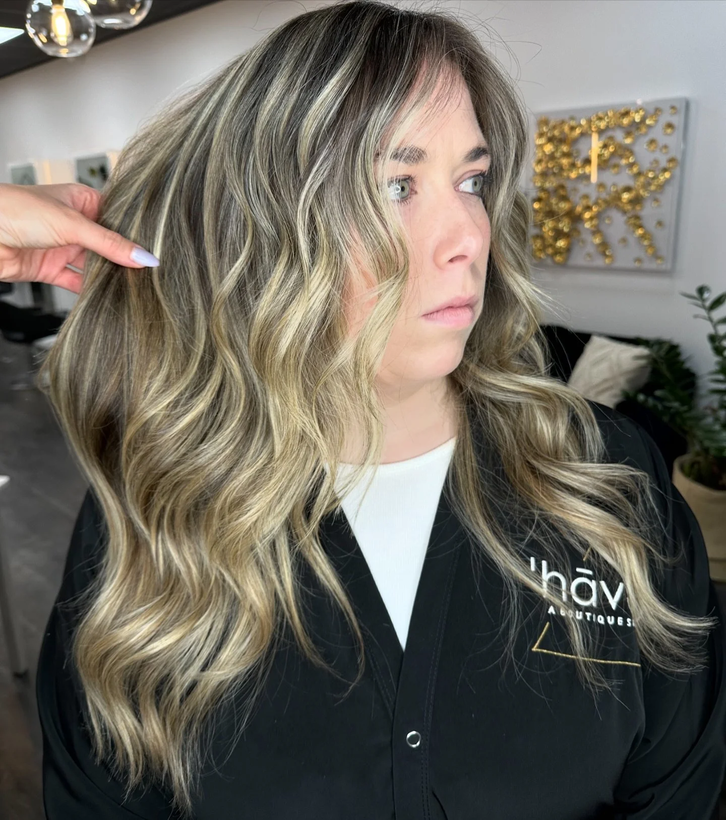 ✨C H R I S T I N A✨first session for this beauty.. she had previously experienced major damage from a previous stylist and gave her hair a rest for quite some time. We utilized teasylights and olaplex to add some brightness back into her hair safely!