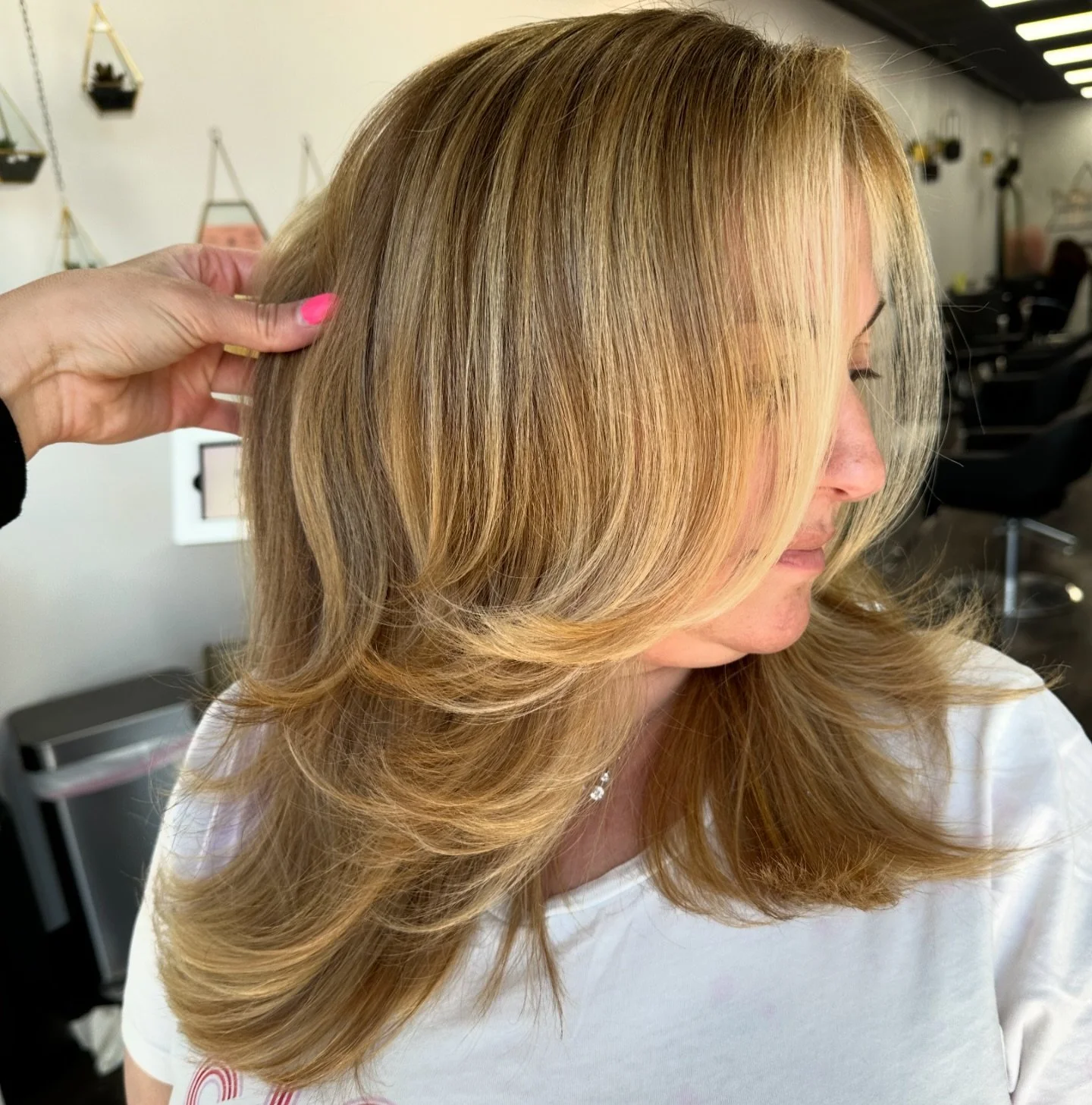 ✨D A N A ✨ warm balayage for summer! #HairByAmanduhh @havensalonny ⠀ &bull;⠀
⠀
&bull;⠀
⠀
&bull;⠀
⠀
&bull;⠀
⠀
&bull;
⠀
&bull;⠀
#modernsalon #longislandny #saloneducation #behindthechair #hair #salonlife #beauty #hairstyle #haircolorists #haircolor #ha
