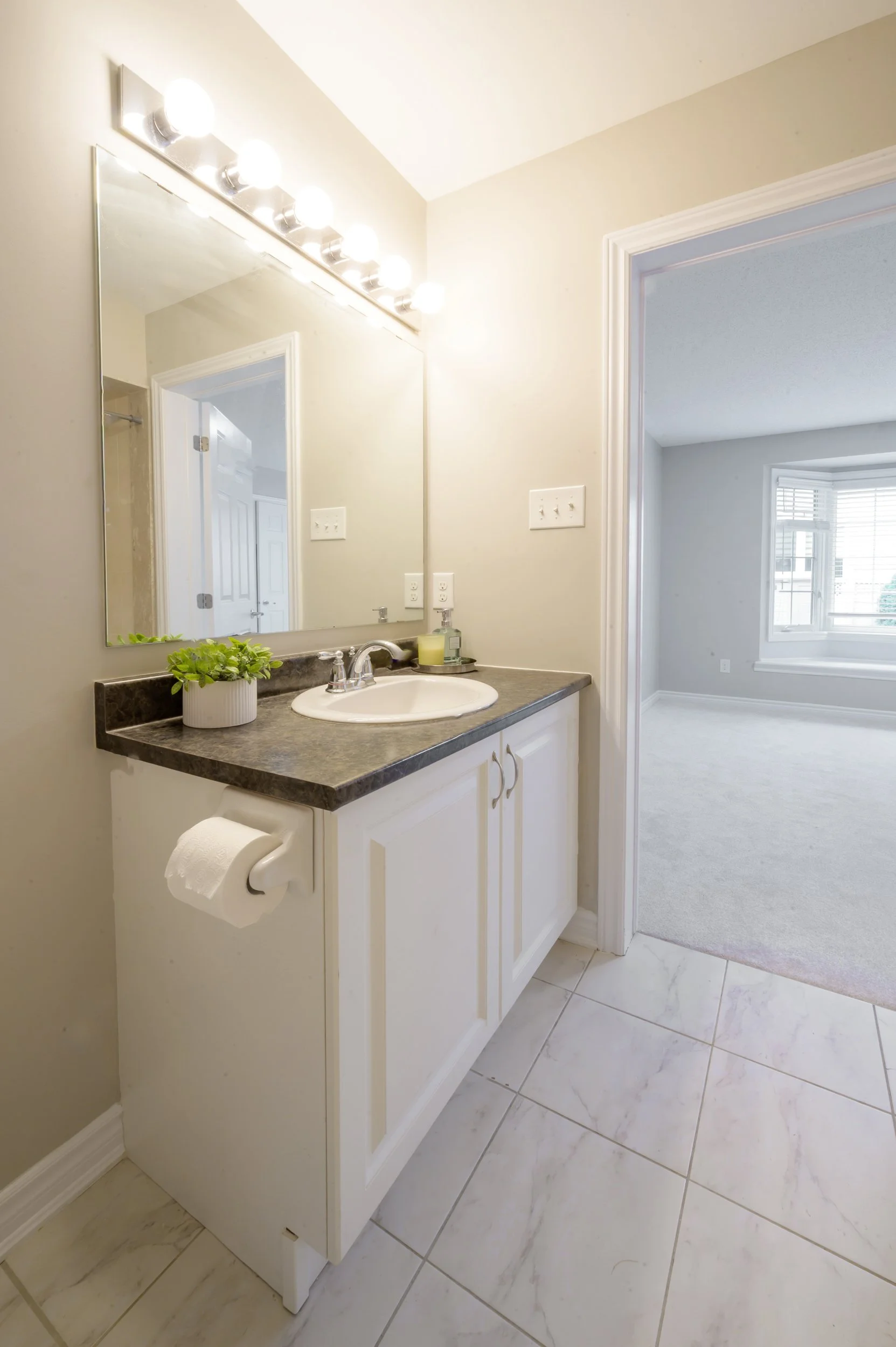 106forestwaterway-2026-housephotos-30.jpg