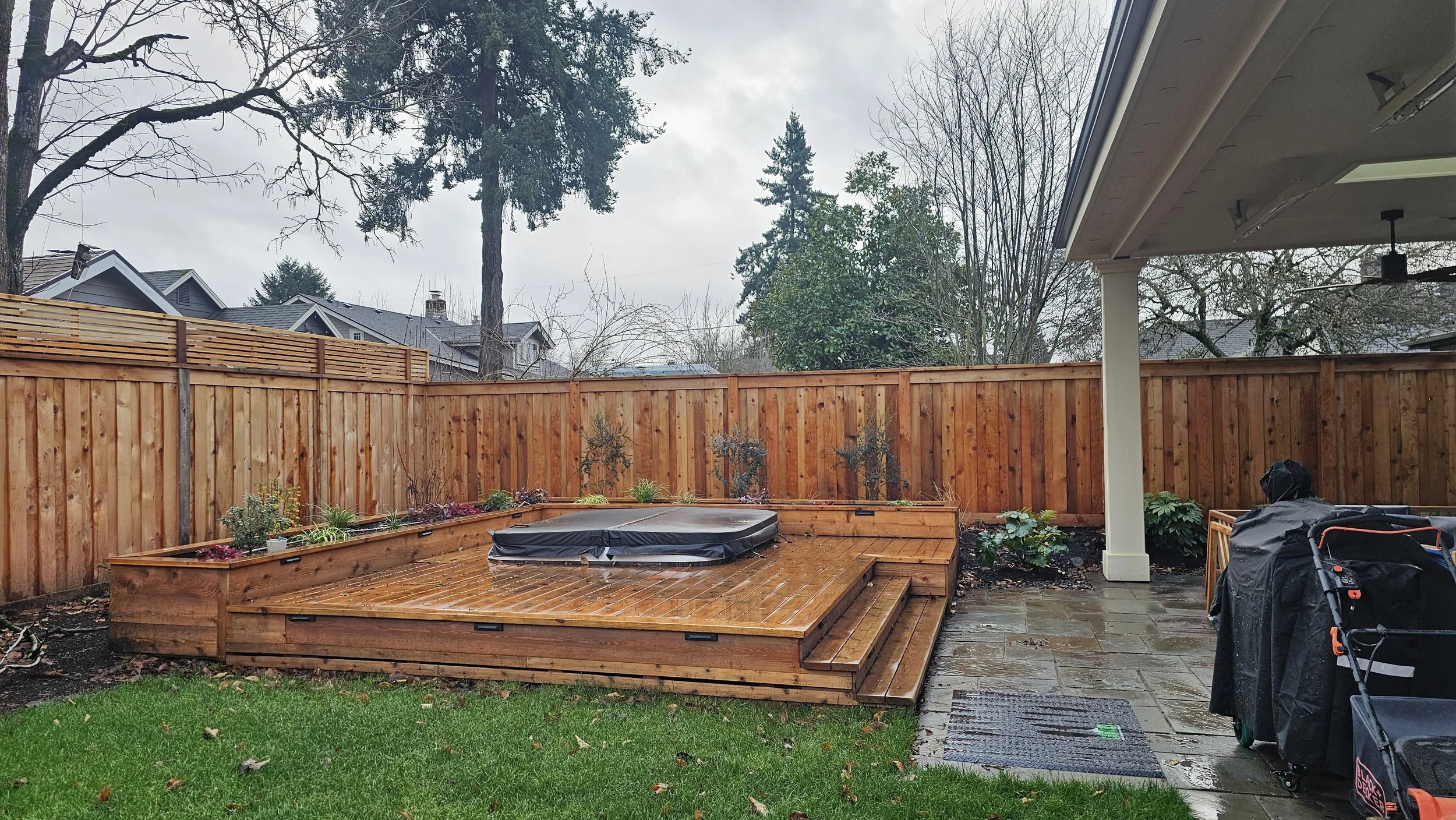 Hot_tub_deck.jpg