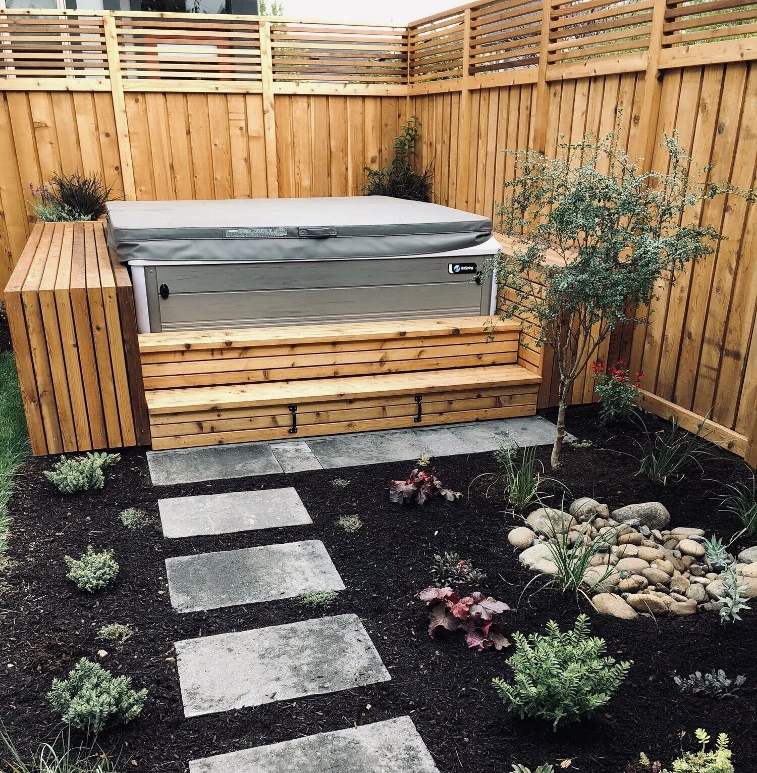 modern_hot_tub_design_landscape.jpeg