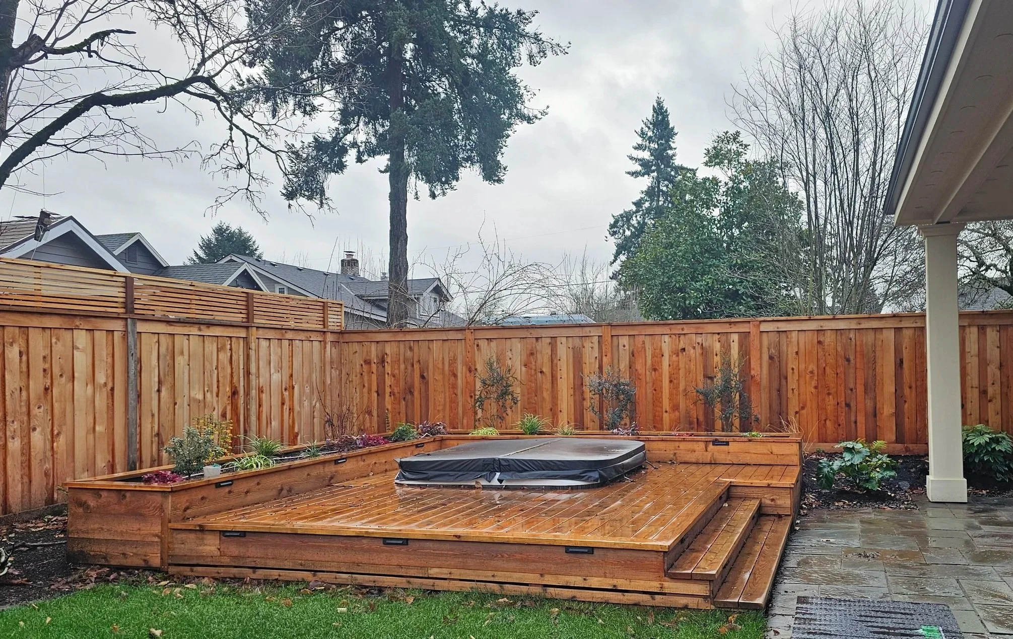 Deck around Hot Tub