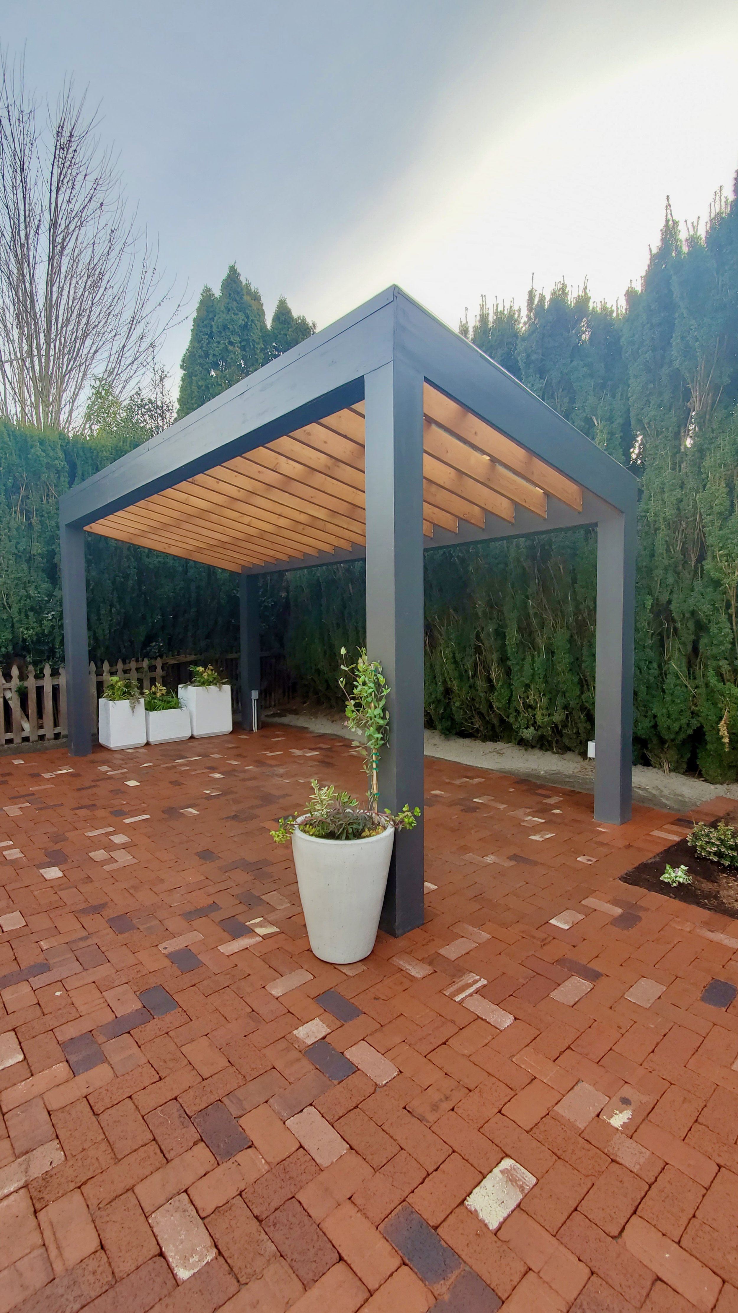 Pergola Outdoor Dining