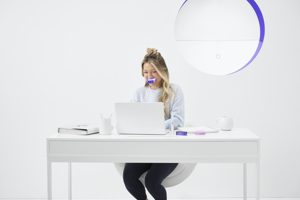 021_Desk_Megan_6696_e_pink.png