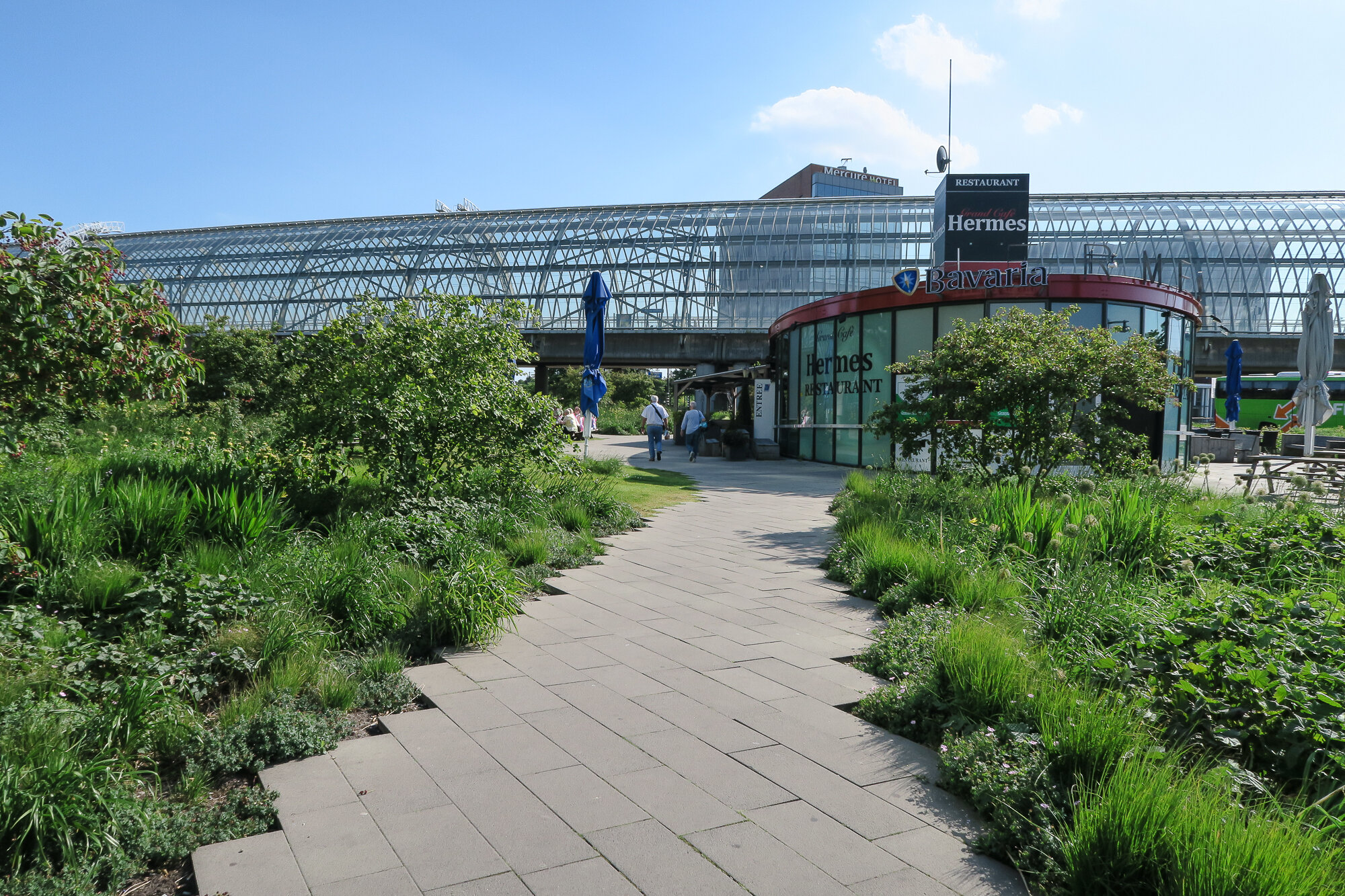 Resilient planting design for public urban spaces by Giacomo Guzzon  View  from Federal Twist