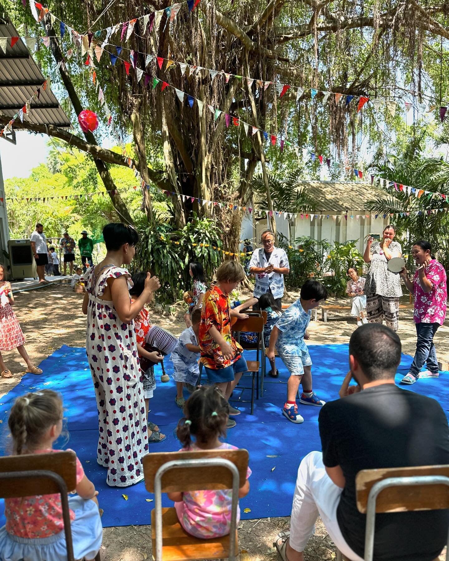 SONG-KRAN
We would like to thank all parents who attended our Song - Kran event and hope it was enjoyed by all. From the entertainment by the students; our short Thai cultural  experience; great food to the fun and games. We had many observations on 