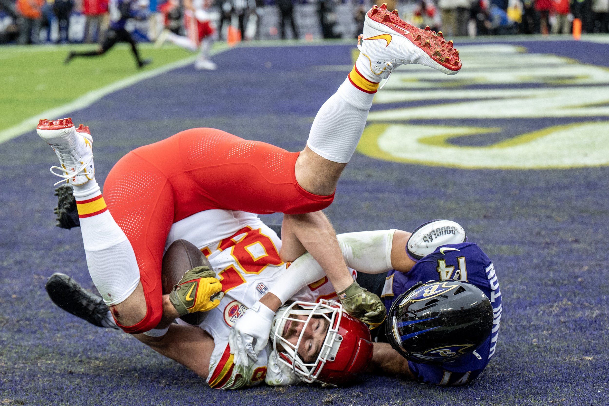  Kansas City Chiefs tight end Travis Kelce (87) scores a touchdown in the first quarter during the AFC Championship Game against the Baltimore Ravens at M&amp;T Bank Stadium on Sunday, Jan. 28, 2024, in Baltimore. 