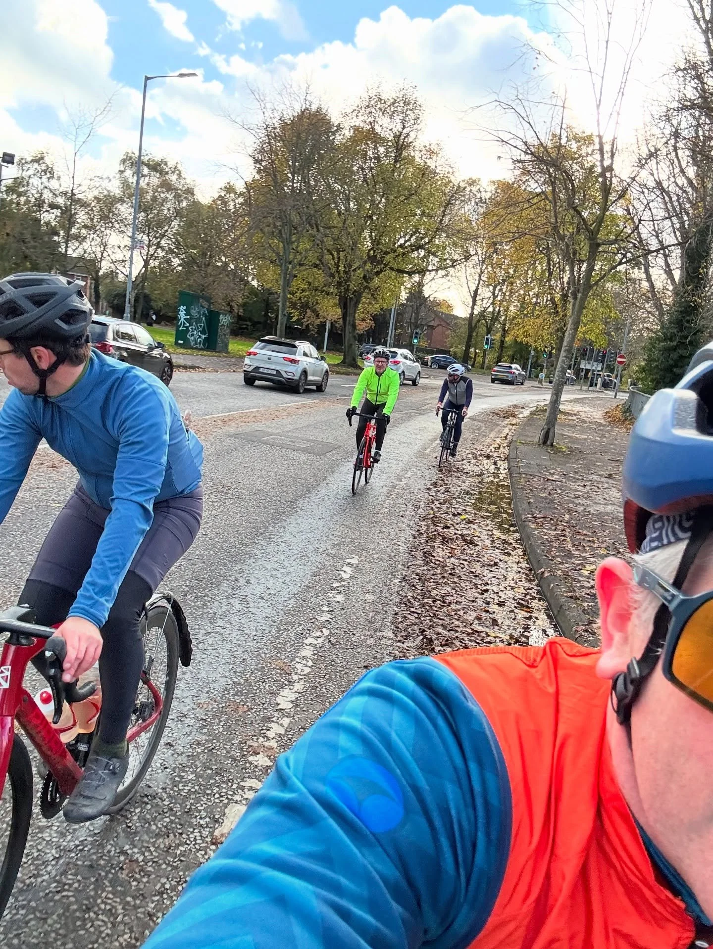 Great to get out and make the most of this fine Autumn weather!!! Also a bit of planning meant a luxurious tail wind the whole way home!!! 
@galibiervelo 
@victorychimps 
#winterridingimproved