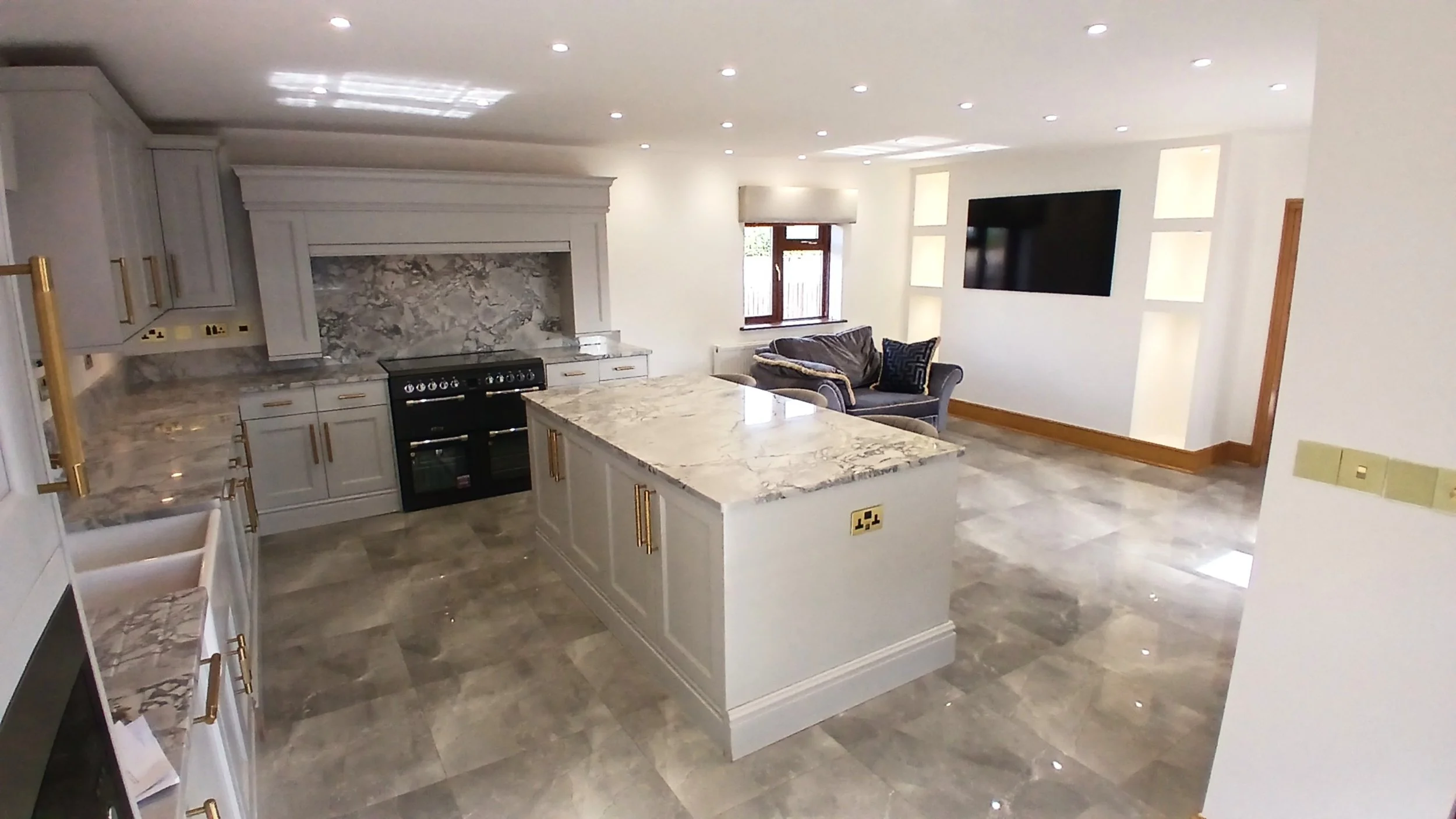 kitchen 2.JPG