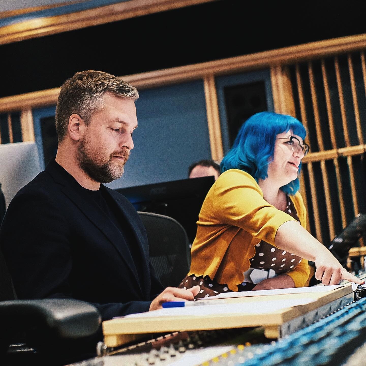 Last week's recording session was an experience beyond words! Immersed in the incredible talent of the Parallax Orchestra and the exceptional studio crew at Air Studios, along with an inspiring team of friends, left me feeling incredibly grateful. He