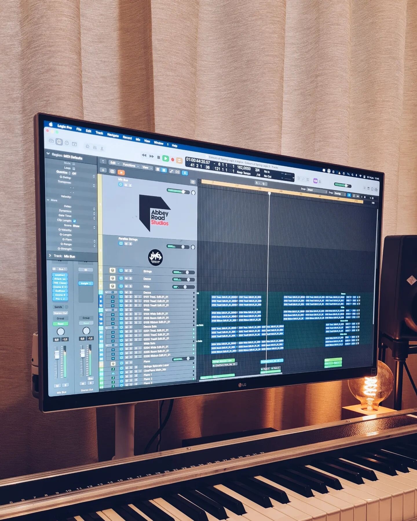Final touches on the Abbey tracks. What a joy! 

#filmcomposer #filmmusic #musicproducer #musicproduction #musicformedia #soononline #bigsky #doepferlmk2 #abbeyroadstudios #parallaxorchestra #logicpro