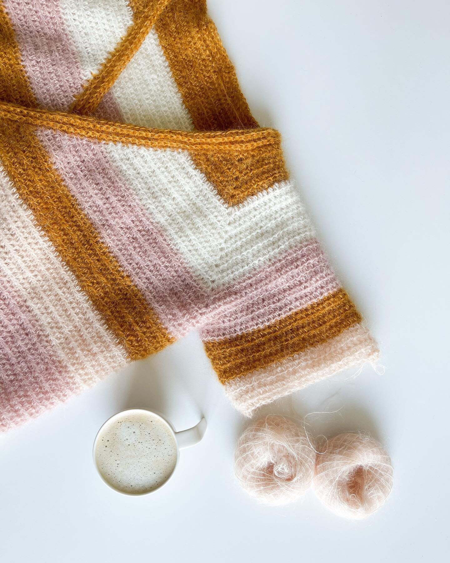 Making progress on my#cherryblossomwrapcardigan in mohair. Currently on sleeve island enjoying the process. This crochet cardigan is so soft! ⁣
⁣
⁣
⁣
Crochet Pattern: Cherry Blossom Wrap Cardigan mohair version (available through the link on my profi