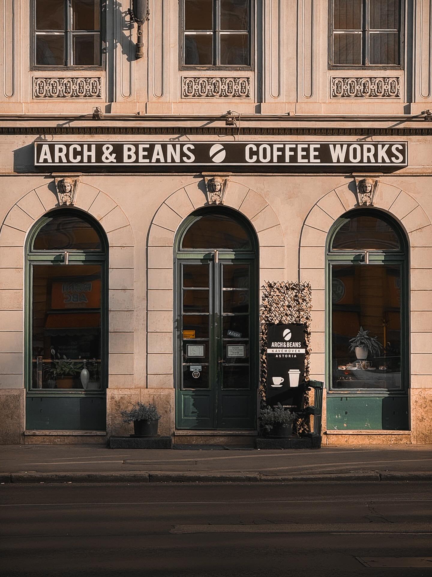 Catching the sunset 🌇 @archandbeans

____
#budapestcoffee #budapestcafe #budapestguide #coffeeaddict #coffeeculture #cafehopping #coffeegram #coffeephotography #coffeeguide #coffeeshopvibes #bestcoffeephotos #specialtycoffee #instacoffee #storefront