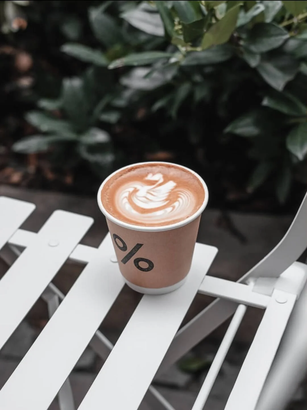 Opened in 2025 Arabica Budapest is a must-try! @arabica.hungary

📍Kir&aacute;ly utca 40

___

#budapestcoffee #budapestcafe #budapestguide  #coffeeaddict #coffeeculture #cafehopping #coffeegram #coffeephotography #coffeeguide #coffeeshopvibes #bestc