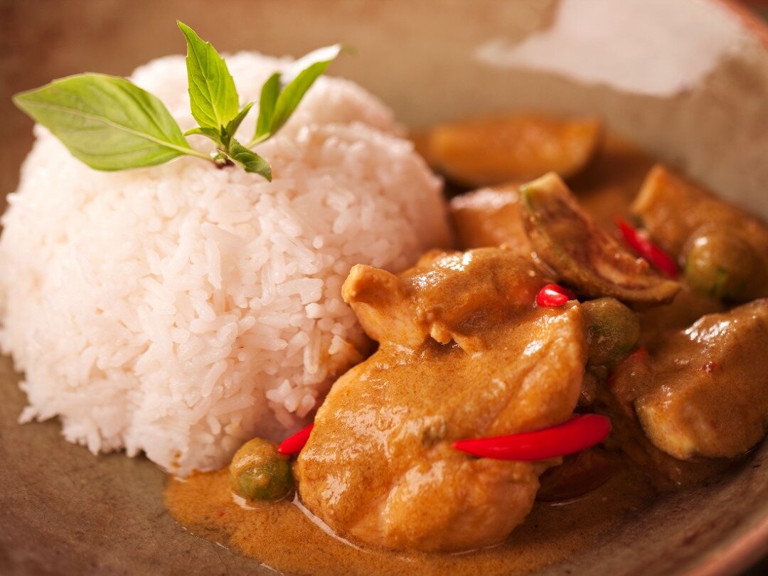 Frango ao Curry Massala com Arroz Jasmim