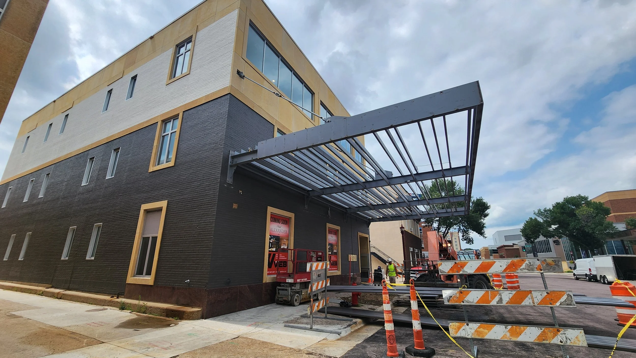 Hotel Alexander during.jpg