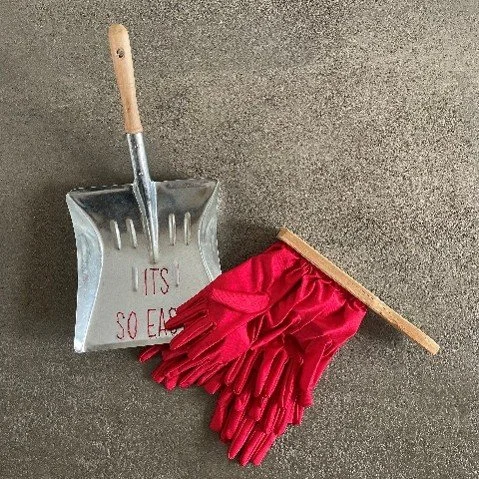 De Haagse Marjolein Burbank, textiel /assemblage kunstenaar en bescheiden feministe: “Ik weet niets van alles en van alles een beetje” 