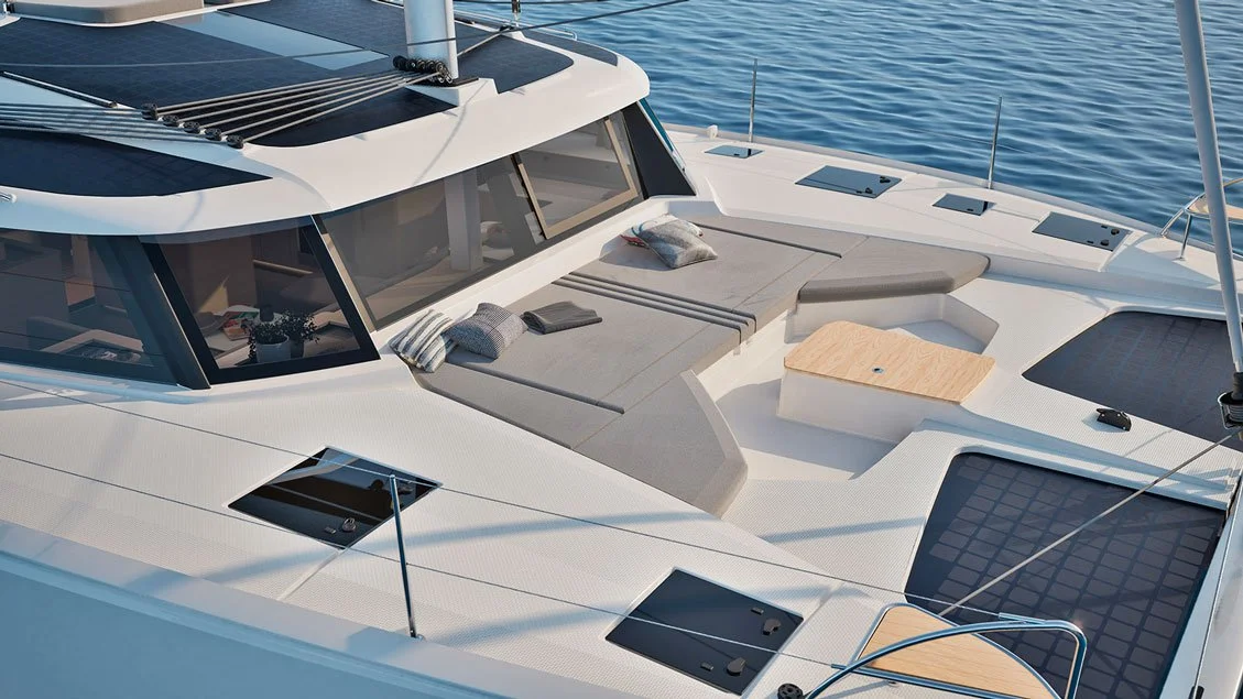 Fountaine-Pajot-44-Front-Cockpit-01.jpg