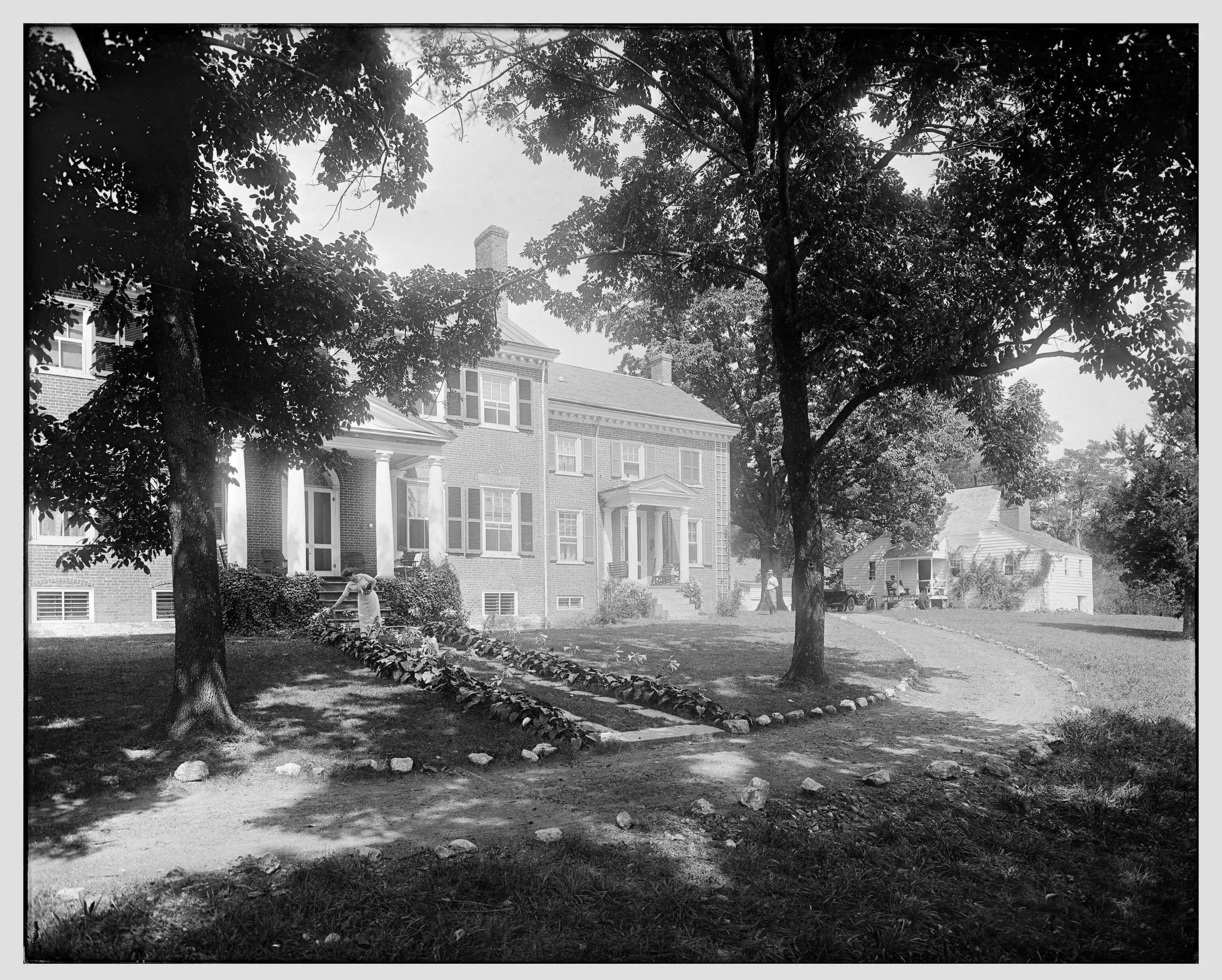 Rufus W. Holsinger, Morven House with Josephine Marshall and unidentified figures, August 30, 1913, University of Virginia Library, Special Collections. 