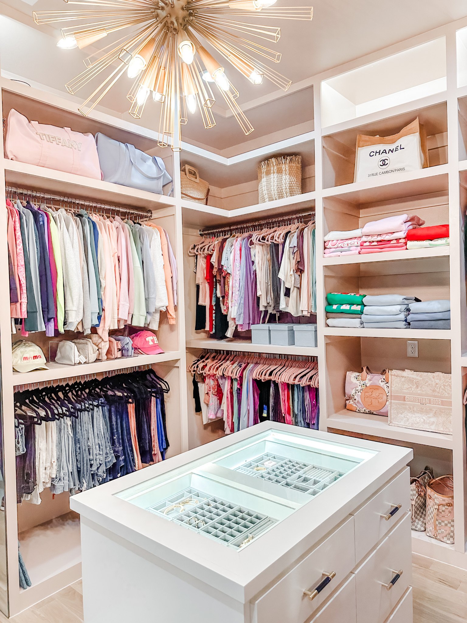 Closet organzing and decluttering