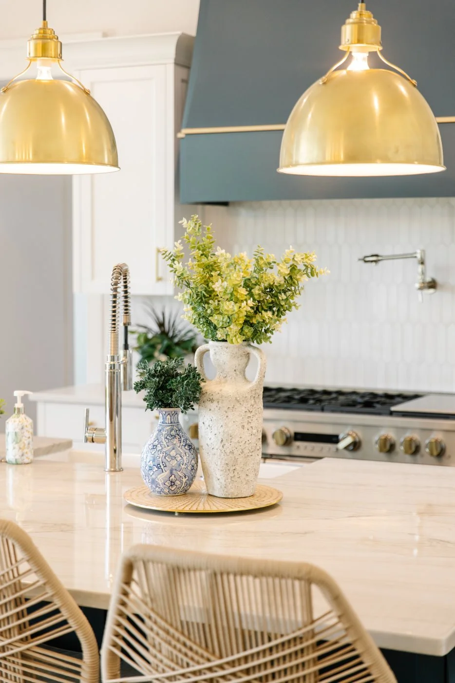 The Life-Changing Magic of an Organized Home: How to Declutter and Stay Organized