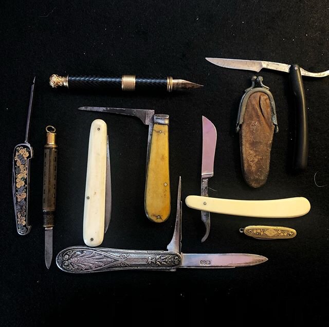 As many have probably done during this quarantine, my family (and me too)  have been going through the deep dark reaches of their homes and rediscovering all the cool things they have acquired over the years. This #flatlay is comprised of true pen kn