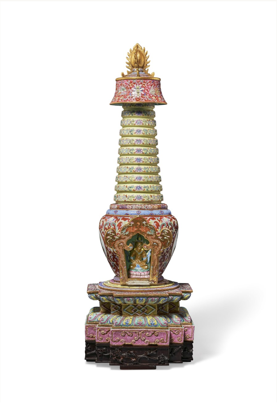 A RARE CHINESE FAMILLE ROSE PORCELAIN STUPA.png