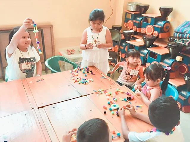 Crear, jugar, aprender y divertirse es lo que cada ni&ntilde;o debe tener la oportunidad de hacer cada d&iacute;a en su vidas 🤗
.
Create, play, learn and have fun is what every child should have the opportunity to do every day in their life 🤗
.
#gi