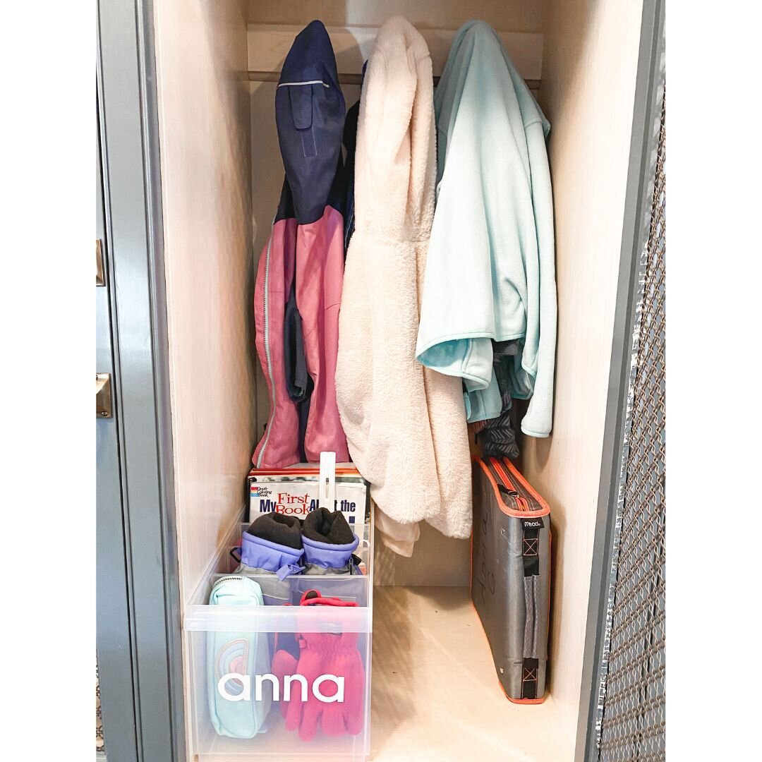 Setting your kids up with an  𝑜𝓇𝑔𝒶𝓃𝒾𝓏𝑒𝒹  space gives you the best chance that they&rsquo;ll actually put their belongings away 😛

What is something you struggle with when it comes to kids and organization? Let us know so we can share some o