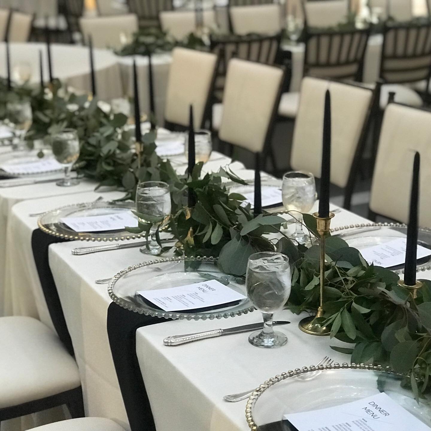 wedding reception virginia beach black and white decorated reception table 