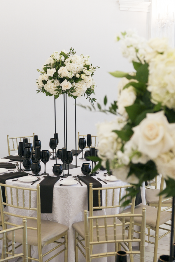 FF_K&J_032025_GuestTables_TallCenterpieces-09.png