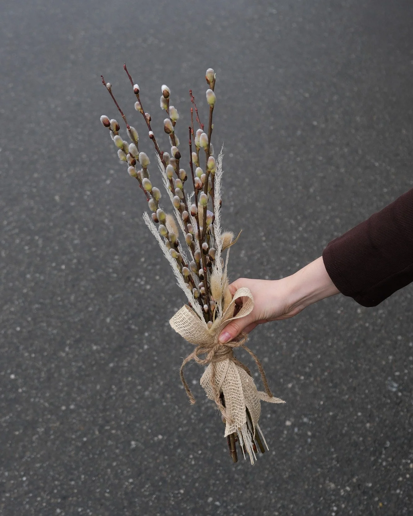 Ukrainian willow bundles, decorated and ready for Easter! 

Декорована верба, готова до Великодня!