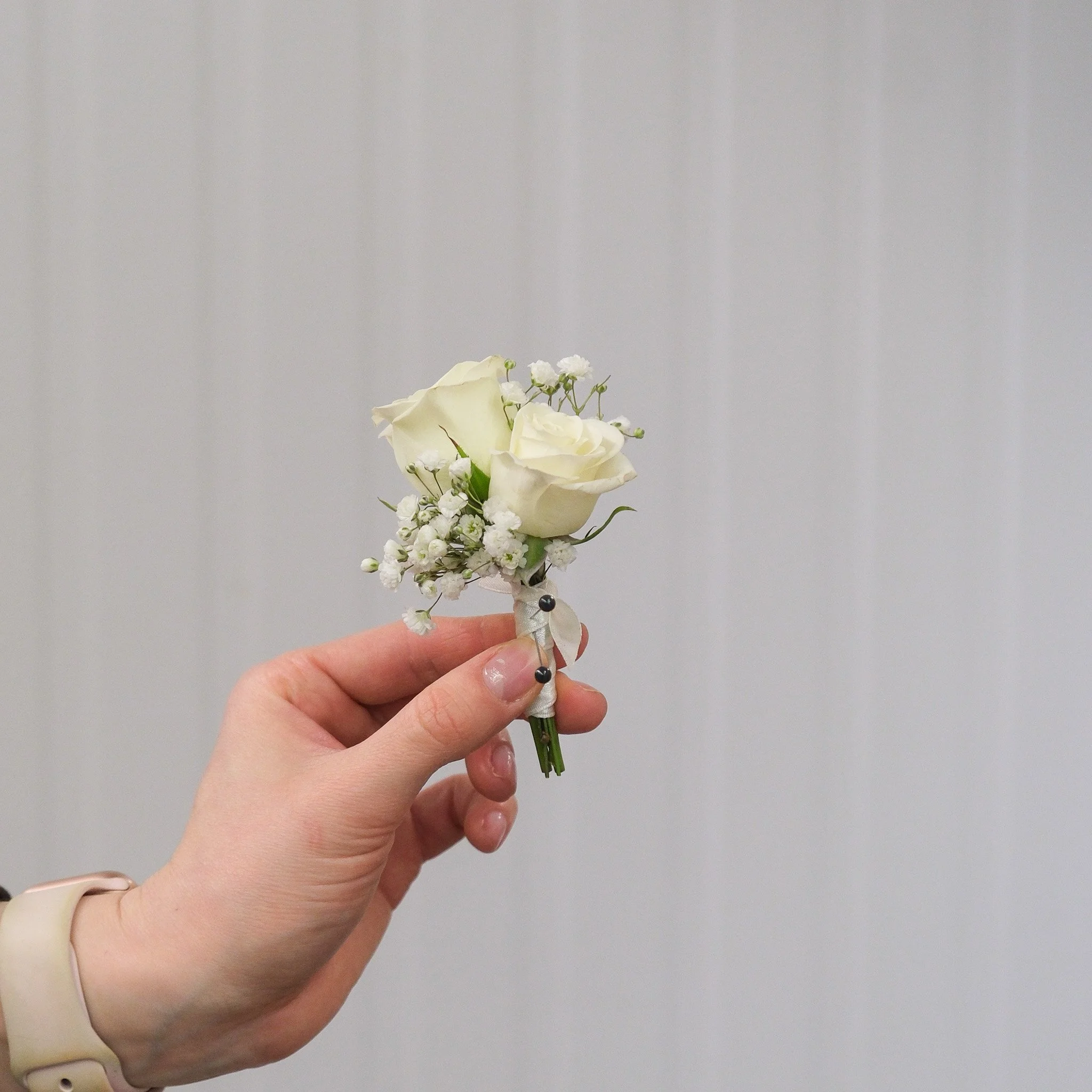 FF_SmallBoutonniere_DoubleRoseBabyBreath02.jpg