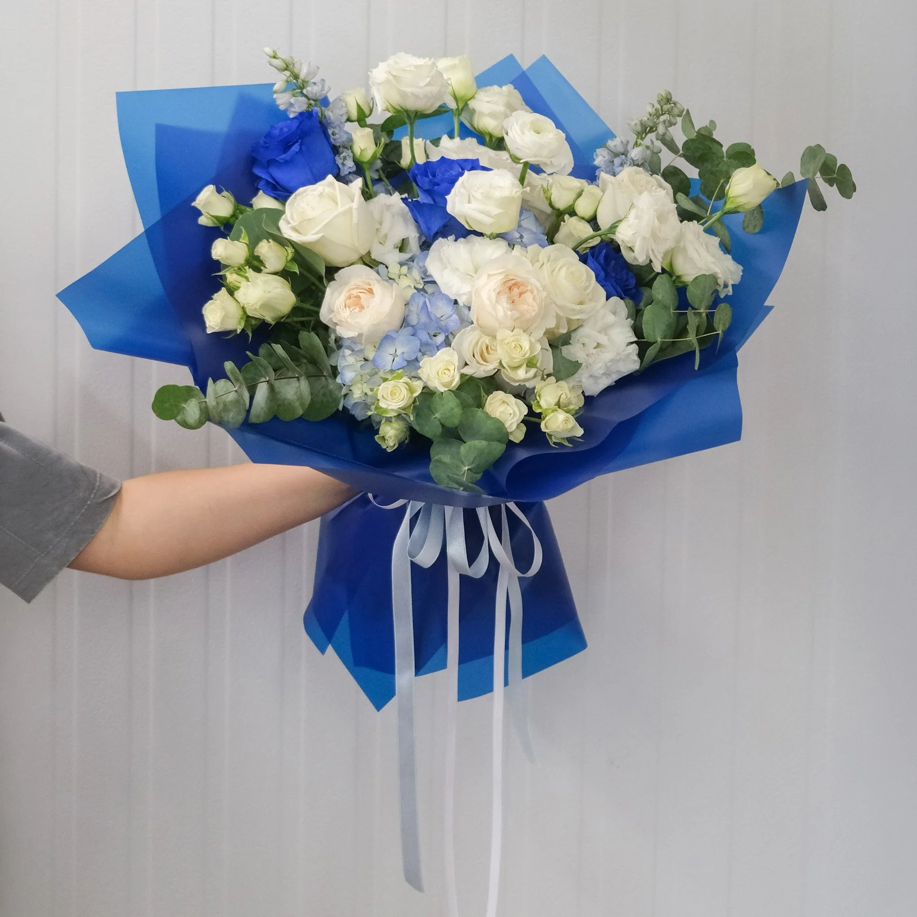 FF_Bouquet_White&Blue.jpg