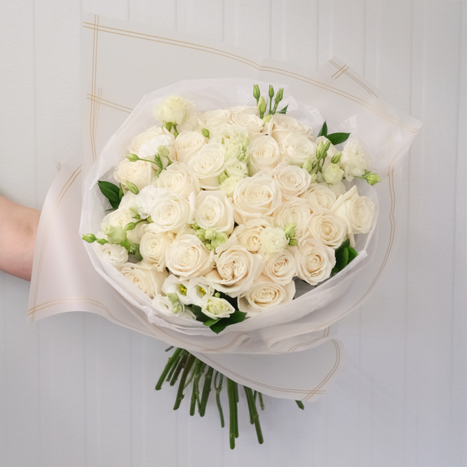 FF_PremiumWhiteRoseBouquet-2.png