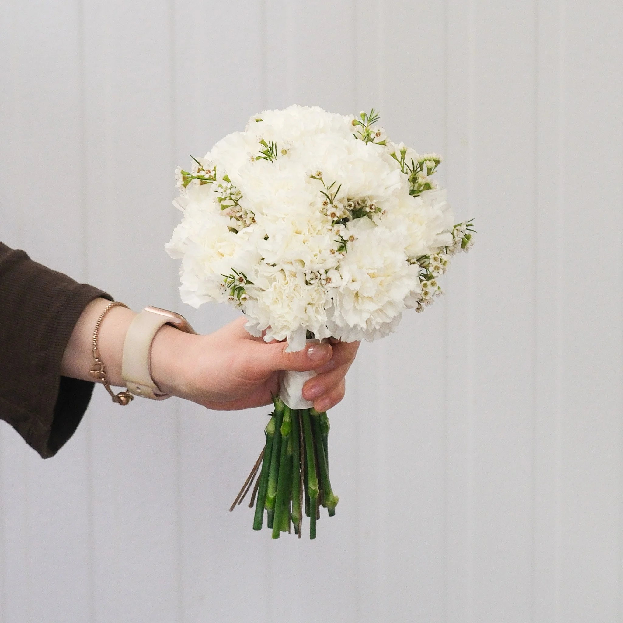 FF_SmallBouquet_WhiteCarnation01-2.jpg