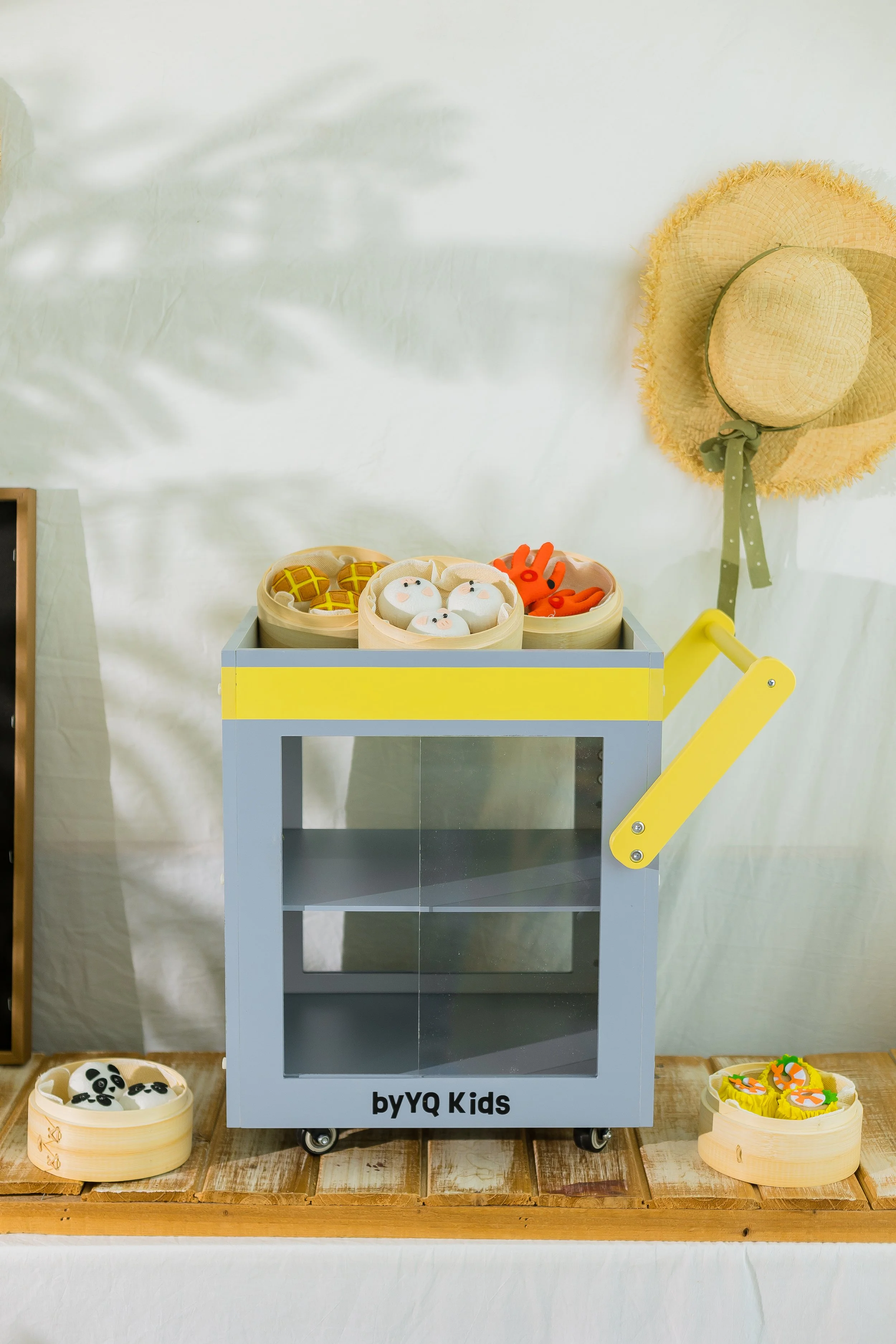 Dimsum cart and walker.JPG