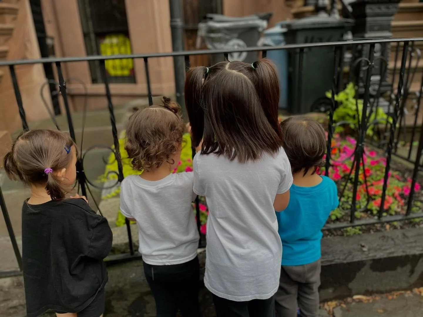 A beautiful day in the neighborhood π€© At NabiTokki we value learning through experience. Through hands on projects and being present in our community we support your child’s development and present engagement with the world πΊοΈ Sweet walks lik