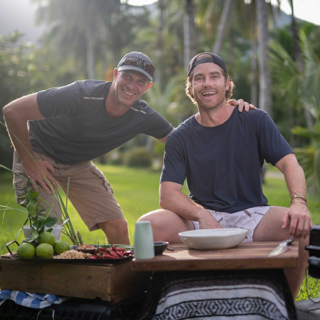 It's been a big day in Tropical North Queensland and it's dinner time. @hayden_quinn has the Weber fired up, a great selection of produce from @cape_trib_farm and is keen to impress his new friends with his beautiful vegan, tropical salad! 

Tune in 