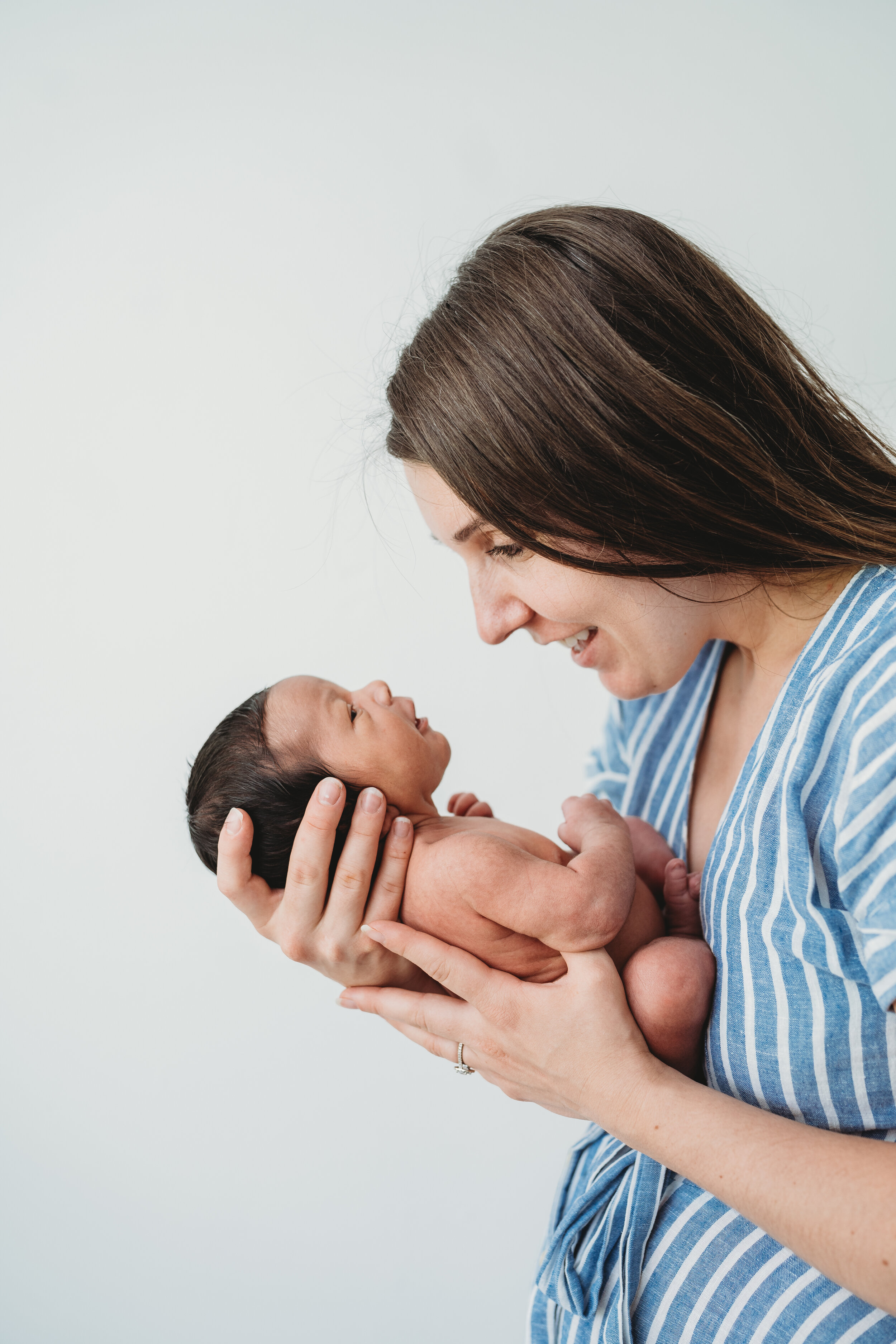 Lehigh Valley Lifestyle newborn photographer- Bethlehem in home newborn session 