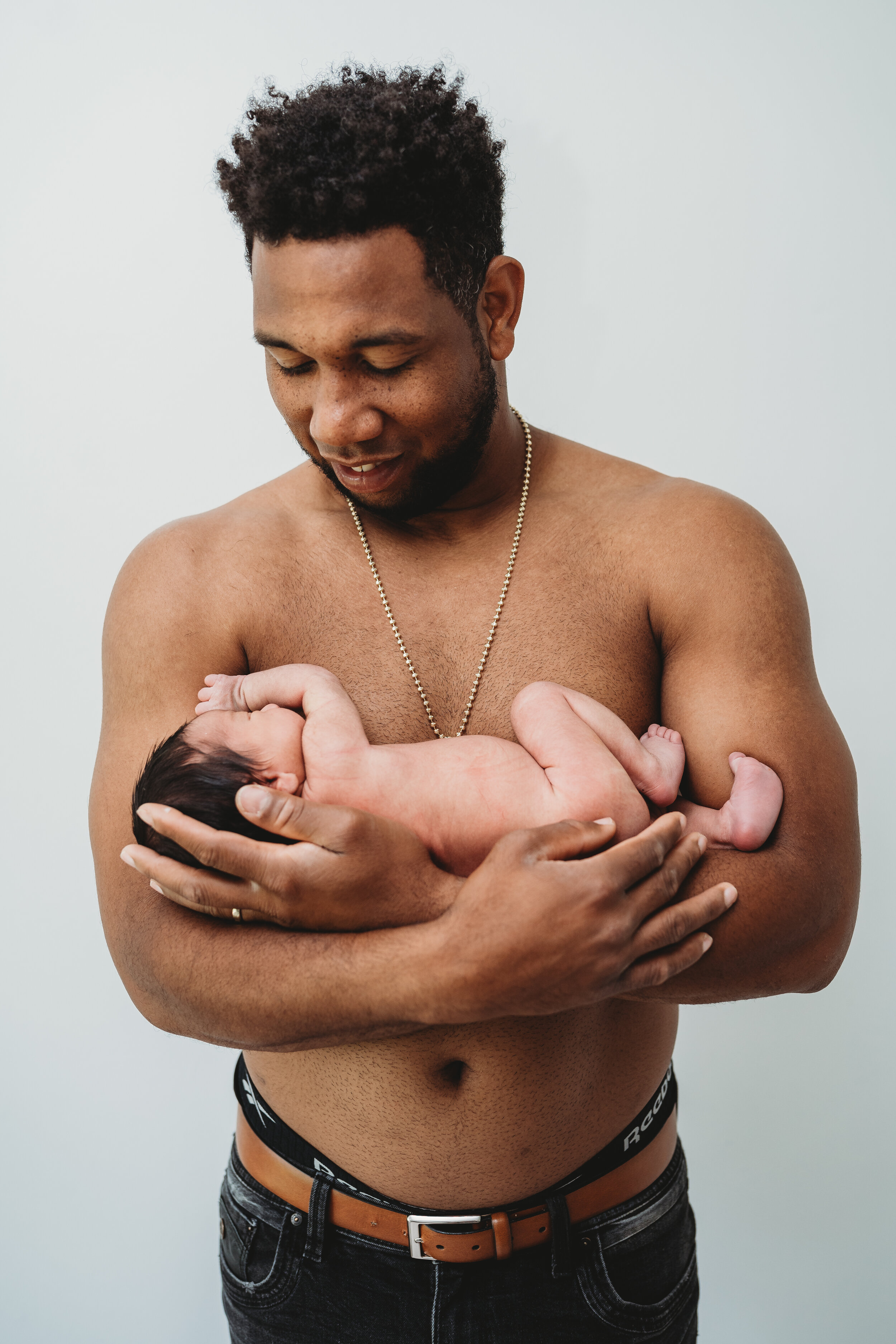 Lehigh Valley Lifestyle newborn photographer- Bethlehem in home newborn session 