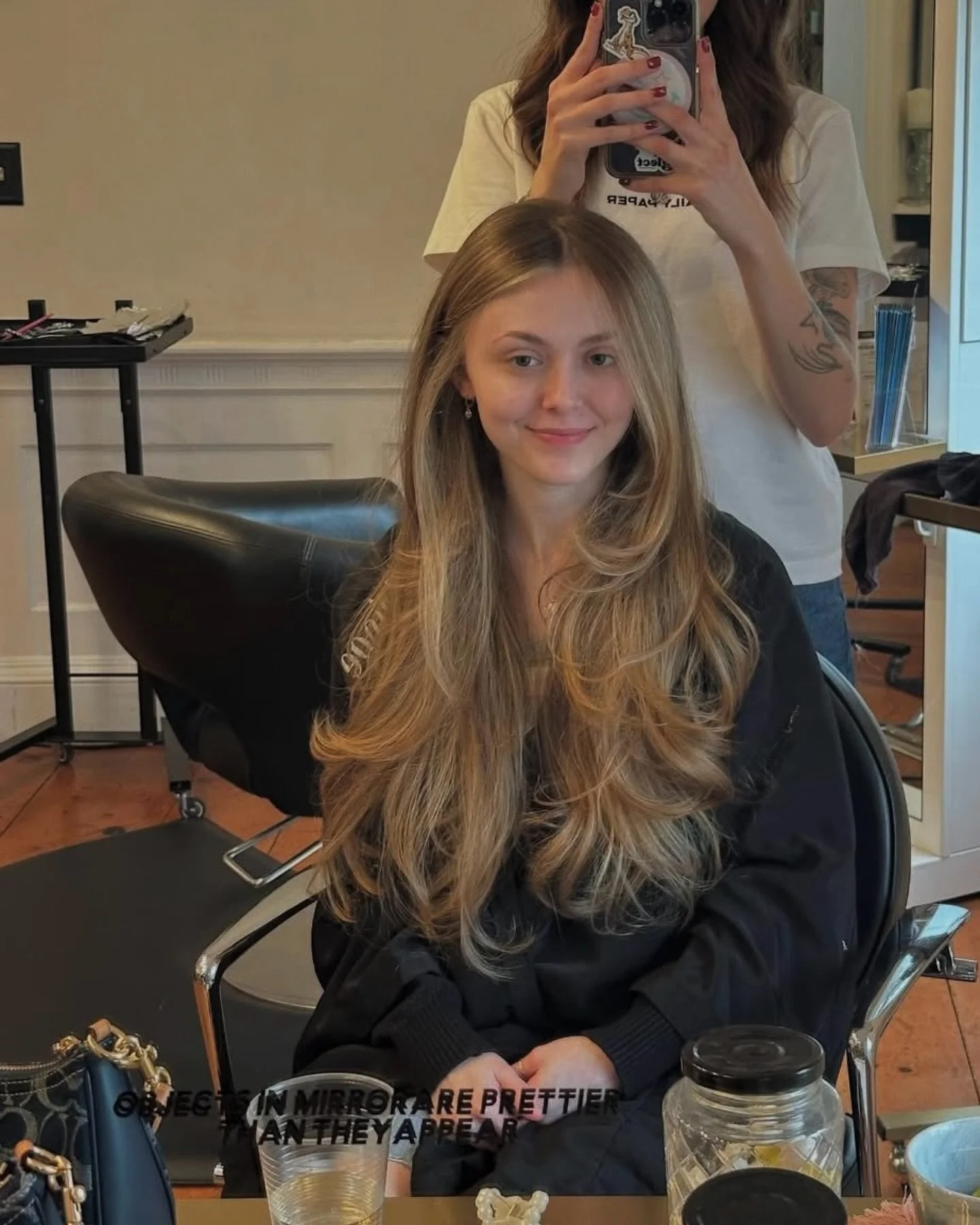 @mollyrosebeautyy 𝒂𝒏𝒅 @hairbysydneym 𝒂𝒓𝒆 𝒕𝒉𝒆 𝒒𝒖𝒆𝒆𝒏𝒔 𝒐𝒇 𝒅𝒊𝒓𝒆𝒄𝒕𝒊𝒏𝒈 𝒕𝒉𝒆 𝒃𝒆𝒔𝒕 𝒎𝒊𝒓𝒓𝒐𝒓 𝒔𝒆𝒍𝒇𝒊𝒆𝒔 👑💁🏽‍♀️✨
#fringehairboutique #freshfromfringe #allentownnj #fringe #hairstylist #allentownhairstylist #onesh